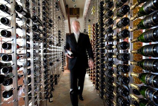 Lakeside Restaurant & Bar