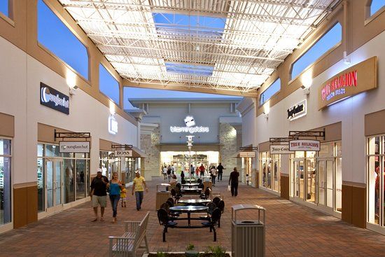 Grand Prairie Premium Outlets