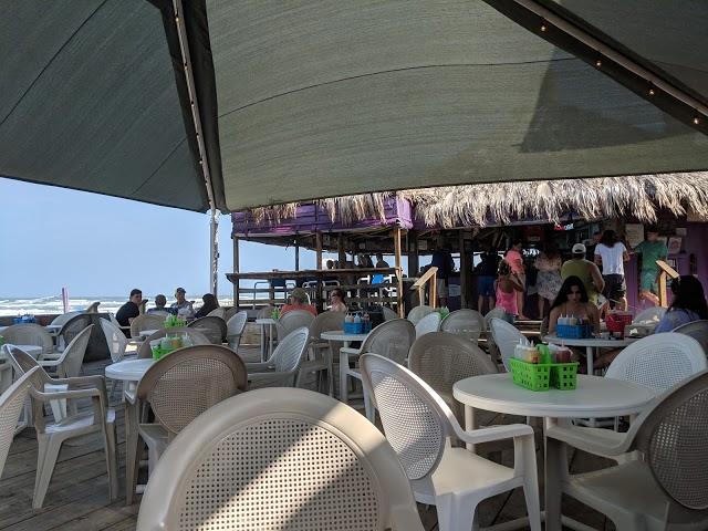 Wanna Wanna Inn Beach Bar & Grill