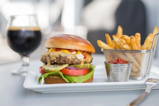 Muck & Fuss Craft Beer and Burger Bar