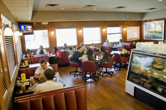 Cindi's NY Deli & Restaurant