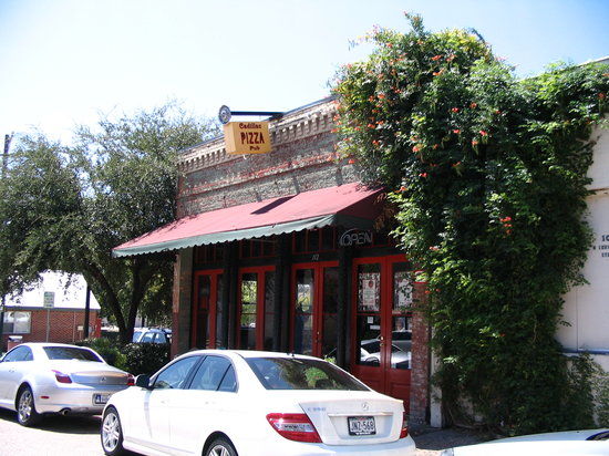 Cadillac Pizza Pub