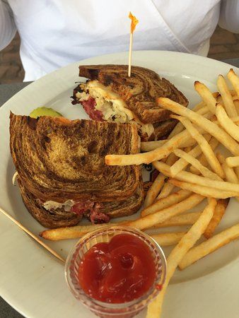 Little Gretel Restaurant