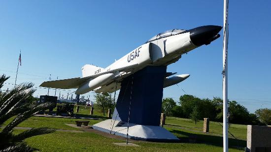 The Veterans Memorial Park & Bridge