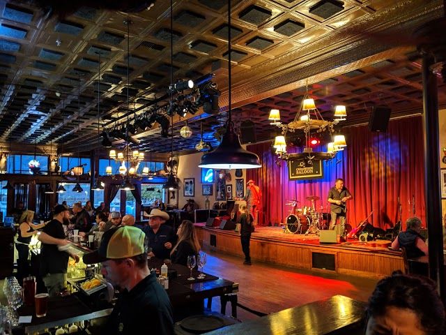 Crossroads Saloon & Steakhouse